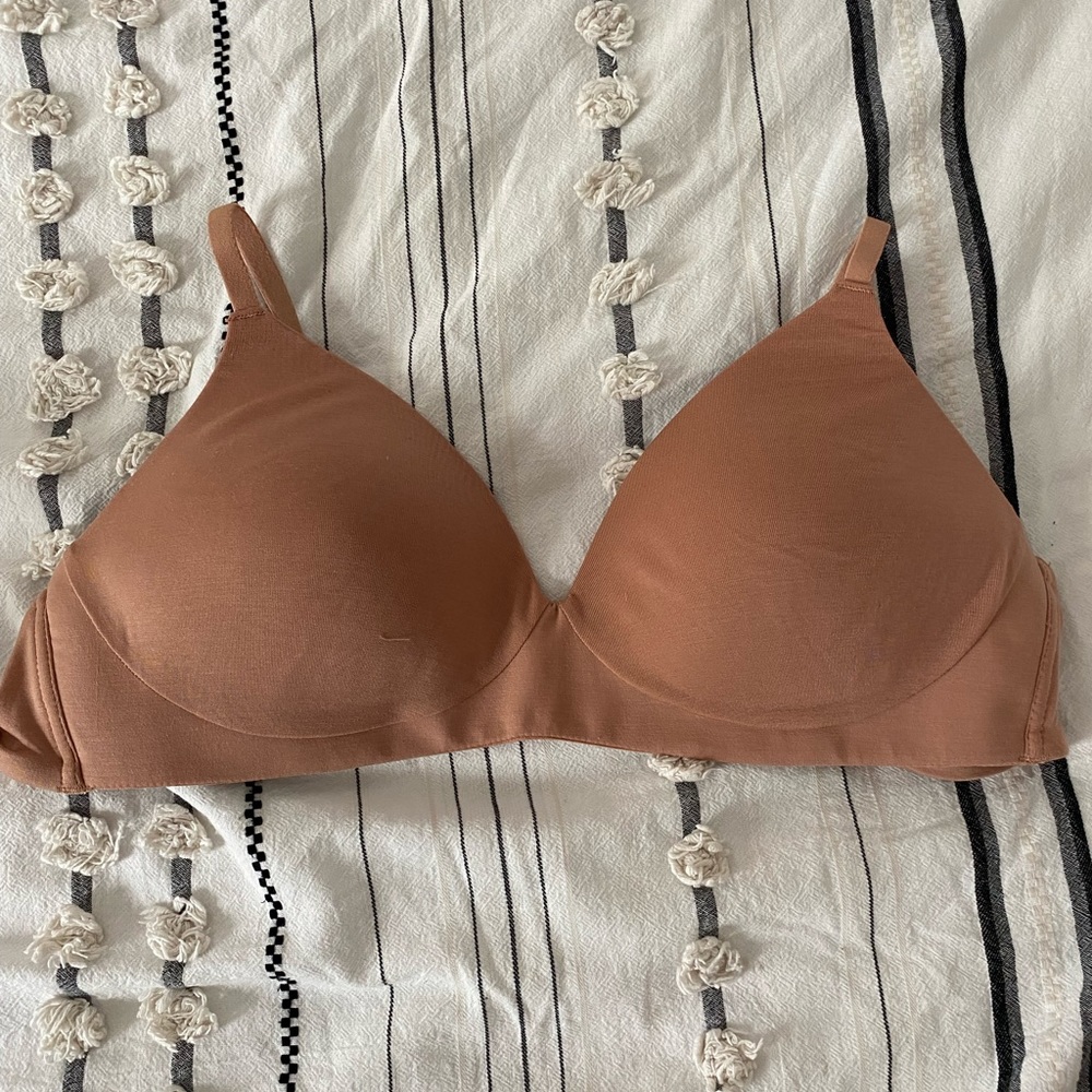 Single Stitch lightly lined wireless bra!
